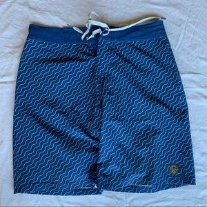 United By Blue Boardshorts Size 30